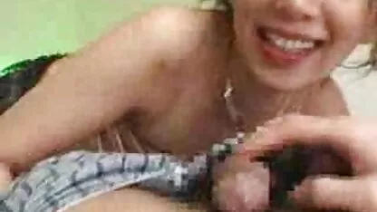یک دختر بالغ فقیر به دلیل لعنتی یک دختر حمله کرد