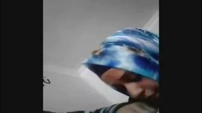 شلخته آلت تناسلی خروس را می مکد