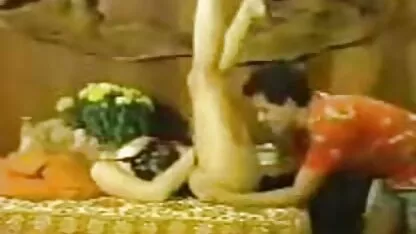 Milf Nina جنسی موی گربه