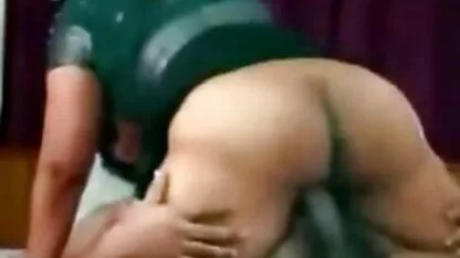 فیلم های بزرگ جنسی مخفی آمریکایی از دختر که مانند یک فاحشه سوار می شود