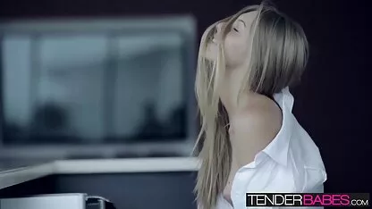 رابطه جنسی پرشور داشتن یک فیلم جنسی کامل زن و شوهر با پاملا اندرسون