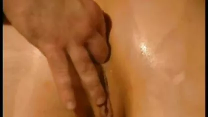 زن و شوهر مانند یک سگ ماده پیر در رابطه جنسی همجنسگرا به صورت رایگان